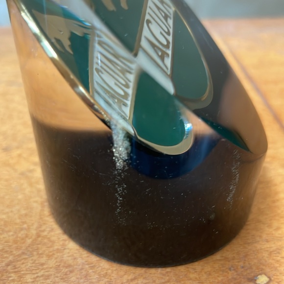 Vintage ARTVUE Jaguar Automobile Emblem Paperweight Decor - Picture 9 of 13